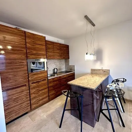 Apartment Krawiecka 3 - City Center - 7 People - Private Parking