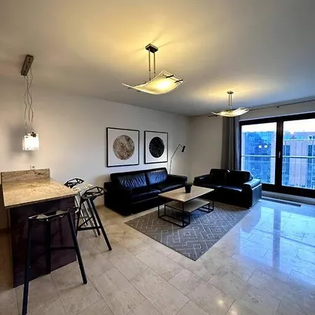 Krawiecka 3 - City Center - 7 People - Private Parking Apartment Wroclaw
