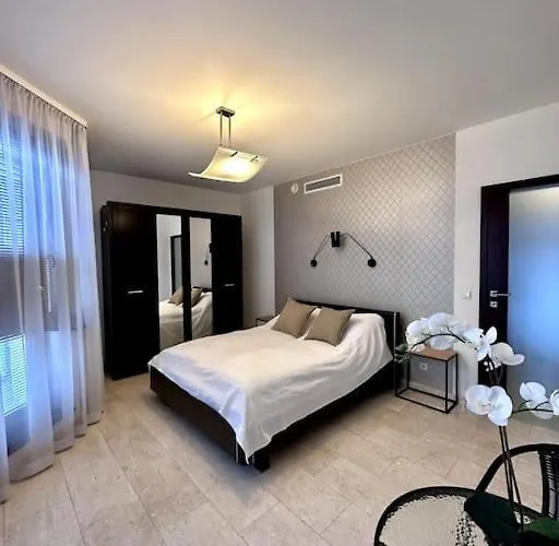 Krawiecka 3 - Center - 7 People - Private Parking